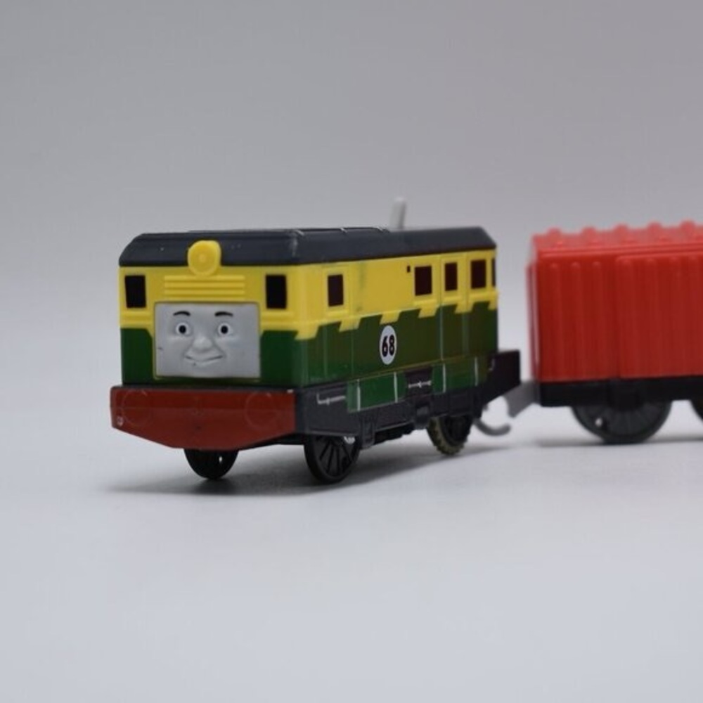 Philip 68 and Cargo Car Trackmaster Battery Operated Train Friends 2013 - Picture 3 of 12